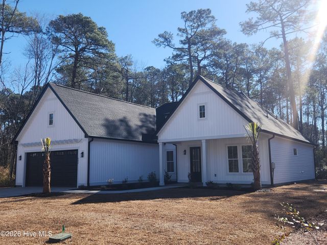 532 Briarwood Drive NW, Calabash, NC 28467