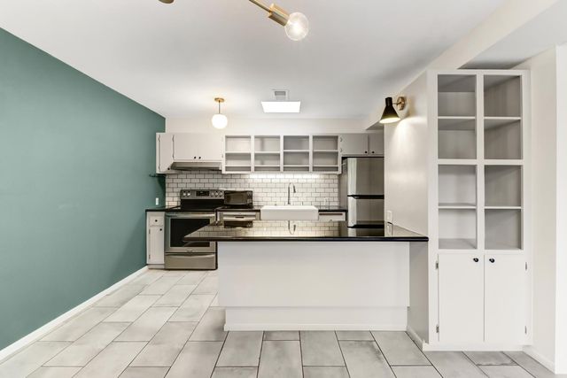 4709 McNeese Ct, Sacramento, CA 95841