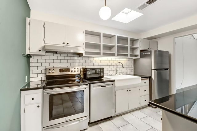 4709 McNeese Ct, Sacramento, CA 95841