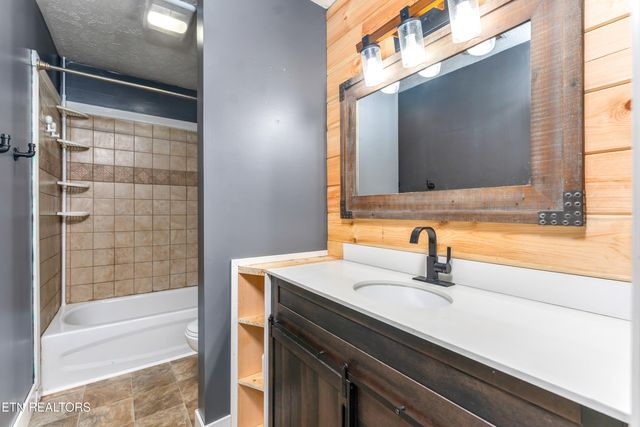 115 Oak Lane, Caryville, TN 37714