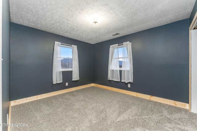 115 Oak Lane, Caryville, TN 37714