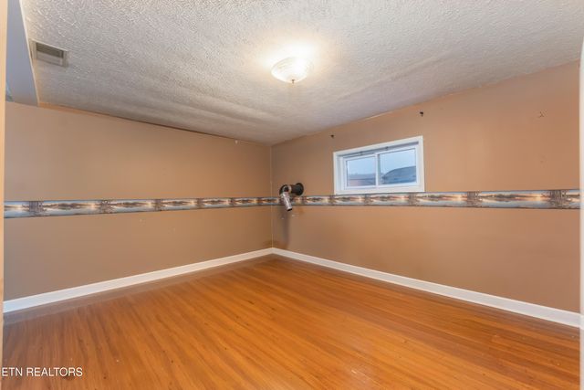 115 Oak Lane, Caryville, TN 37714