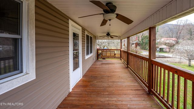 115 Oak Lane, Caryville, TN 37714