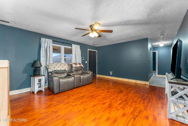 115 Oak Lane, Caryville, TN 37714