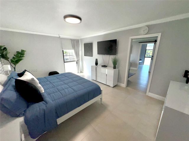 20500 W Country Club Drive 501, Aventura, FL 33180