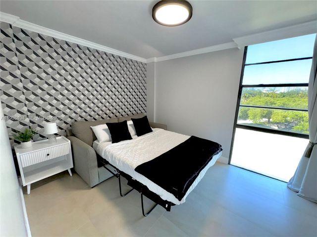 20500 W Country Club Drive 501, Aventura, FL 33180