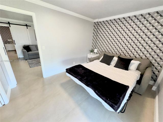 20500 W Country Club Drive 501, Aventura, FL 33180
