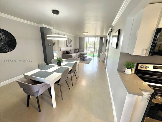 20500 W Country Club Drive 501, Aventura, FL 33180