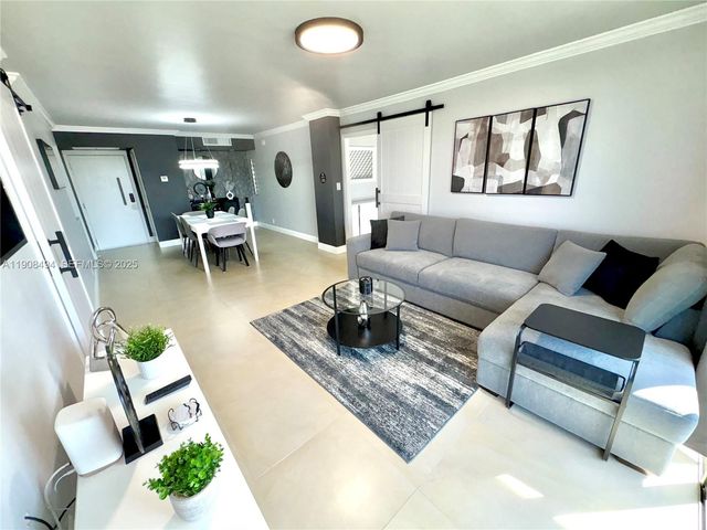 20500 W Country Club Drive 501, Aventura, FL 33180