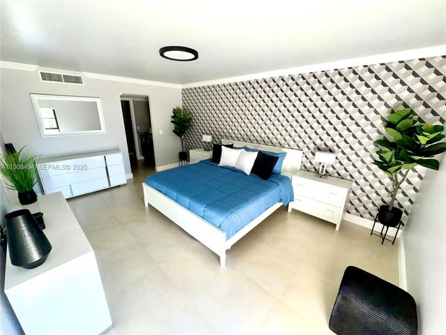 20500 W Country Club Drive 501, Aventura, FL 33180