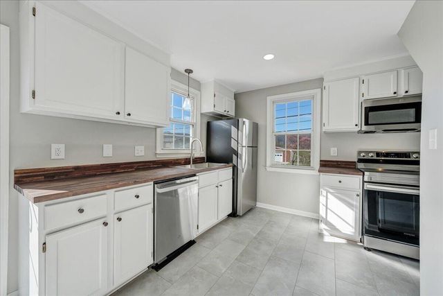 2105 Mountain AVE, Salem, VA 24153