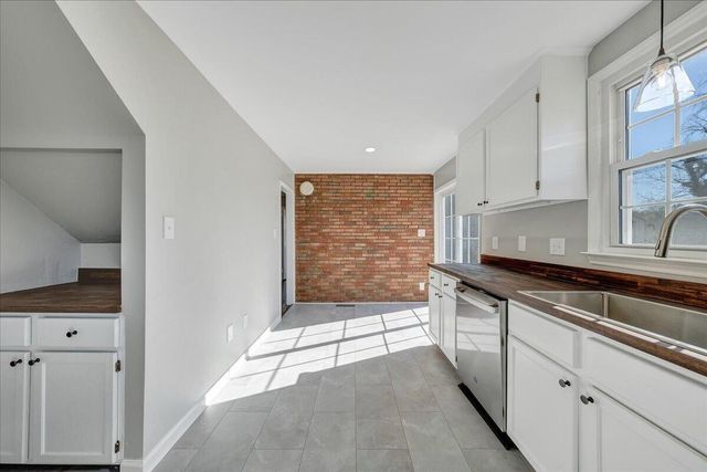 2105 Mountain AVE, Salem, VA 24153