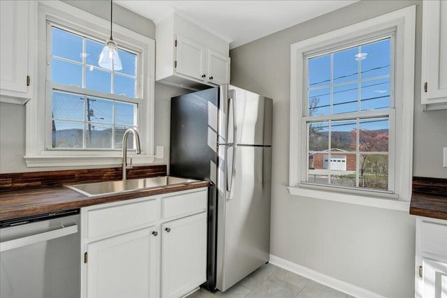 2105 Mountain AVE, Salem, VA 24153