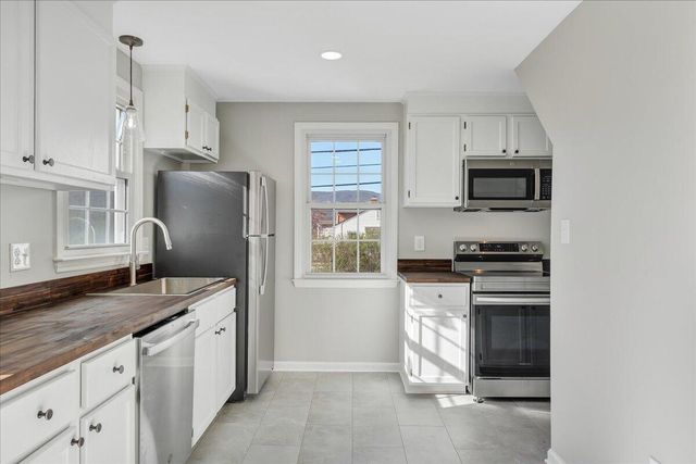 2105 Mountain AVE, Salem, VA 24153