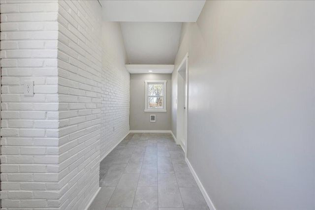 2105 Mountain AVE, Salem, VA 24153