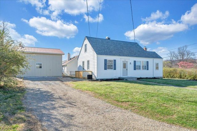 2105 Mountain AVE, Salem, VA 24153