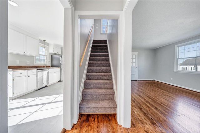 2105 Mountain AVE, Salem, VA 24153