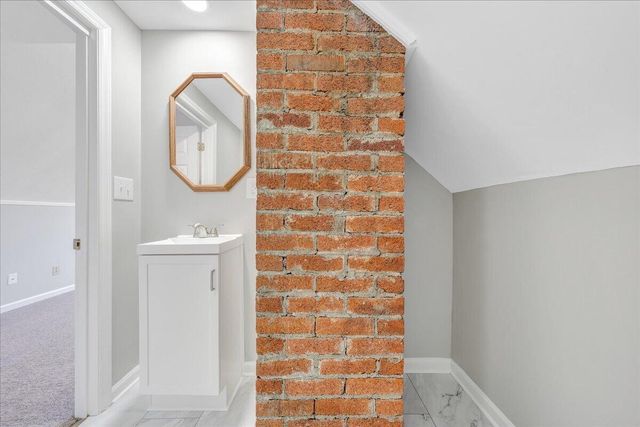 2105 Mountain AVE, Salem, VA 24153