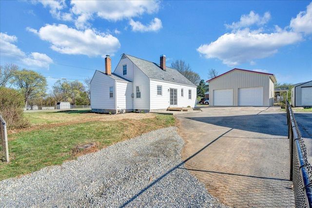 2105 Mountain AVE, Salem, VA 24153