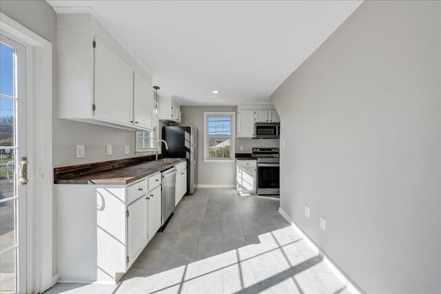 2105 Mountain AVE, Salem, VA 24153