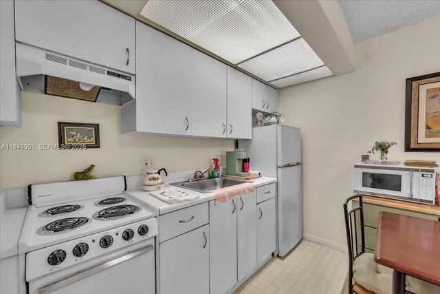 13455 SW 16th Court 104F, Pembroke Pines, FL 33027