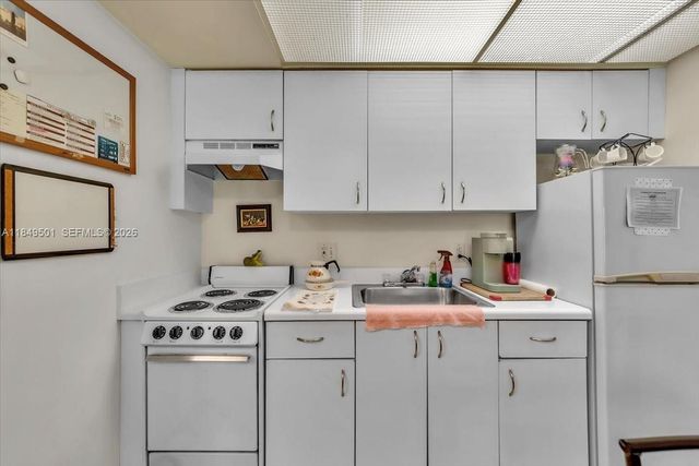 13455 SW 16th Court 104F, Pembroke Pines, FL 33027