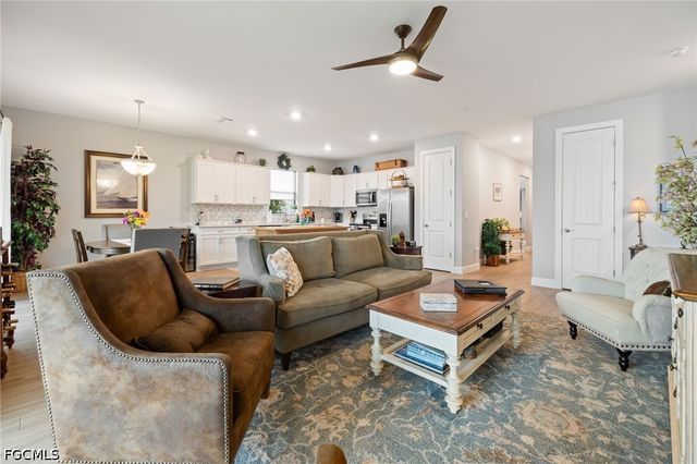16013 Palmetto Prairie DR, Alva, FL 33920