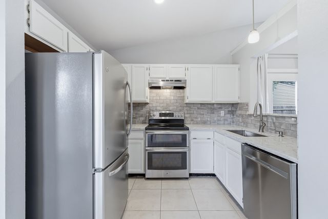 1814 Leafwood Court, Grapevine, TX 76051