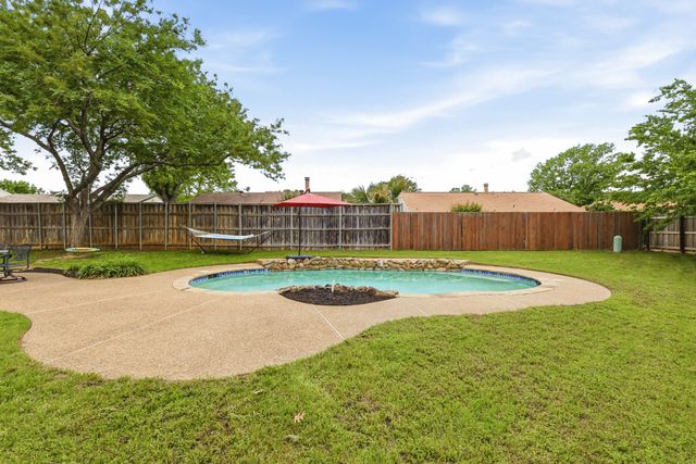 1814 Leafwood Court, Grapevine, TX 76051