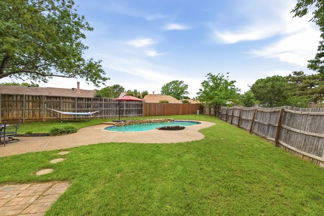 1814 Leafwood Court, Grapevine, TX 76051