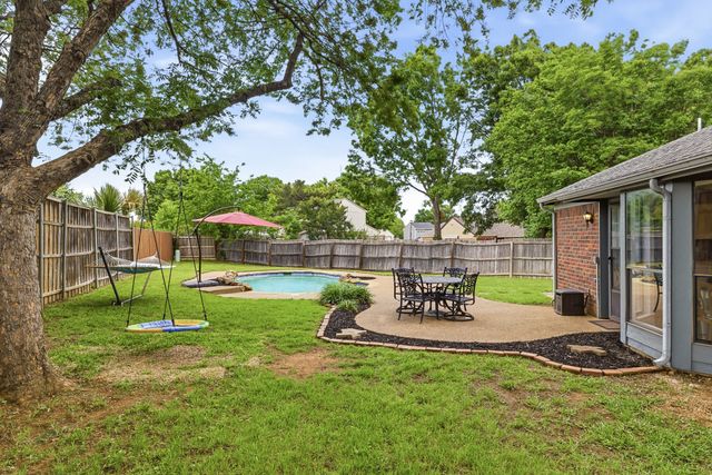 1814 Leafwood Court, Grapevine, TX 76051
