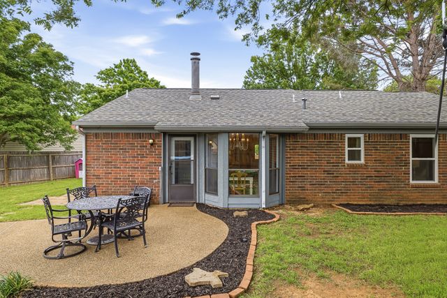 1814 Leafwood Court, Grapevine, TX 76051
