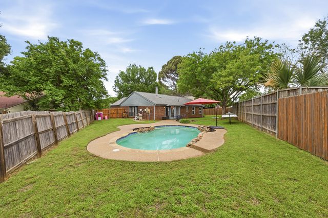 1814 Leafwood Court, Grapevine, TX 76051