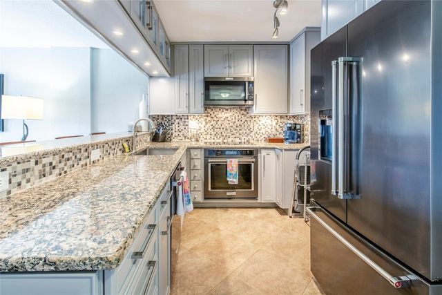 1831 NE 38th St 206, Fort Lauderdale, FL 33308