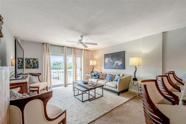 1831 NE 38th St 206, Fort Lauderdale, FL 33308