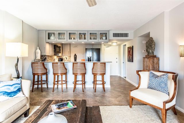 1831 NE 38th St 206, Fort Lauderdale, FL 33308