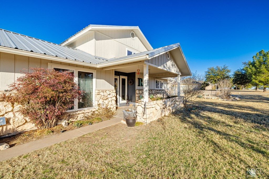Image 3 of property listing at 60 Loch Lomond Rd, San Angelo, TX 76901