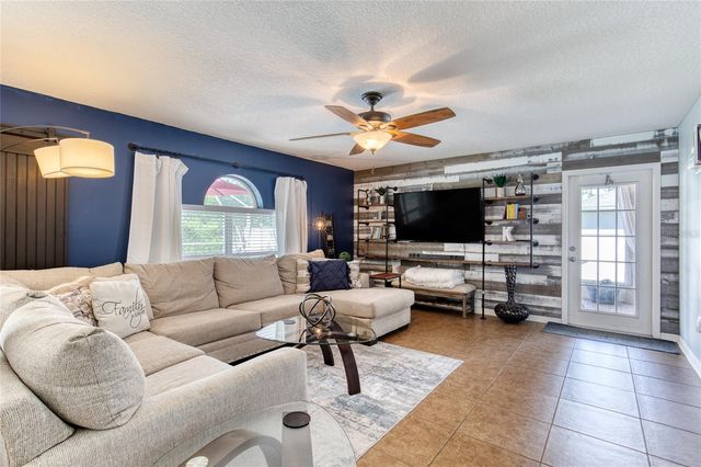201 UNDERWOOD TRAIL, Palm Coast, FL 32164