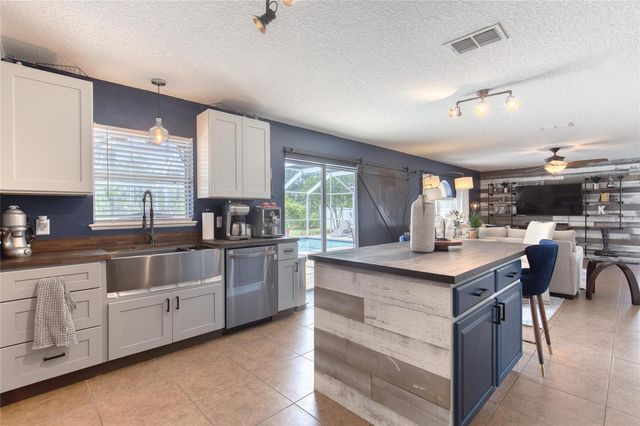 201 UNDERWOOD TRAIL, Palm Coast, FL 32164