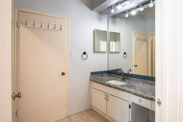 8055 Cambridge Street 101, Houston, TX 77054