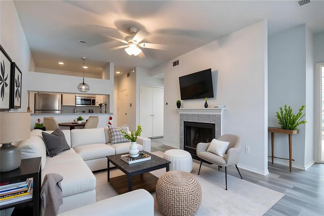 8055 Cambridge Street 101, Houston, TX 77054