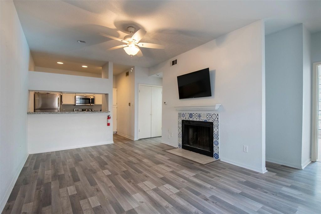 8055 Cambridge Street 101, Houston, TX 77054