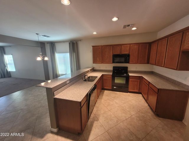 1274 W JAMAICA HOPE Way, San Tan Valley, AZ 85143