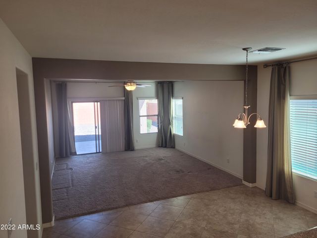 1274 W JAMAICA HOPE Way, San Tan Valley, AZ 85143