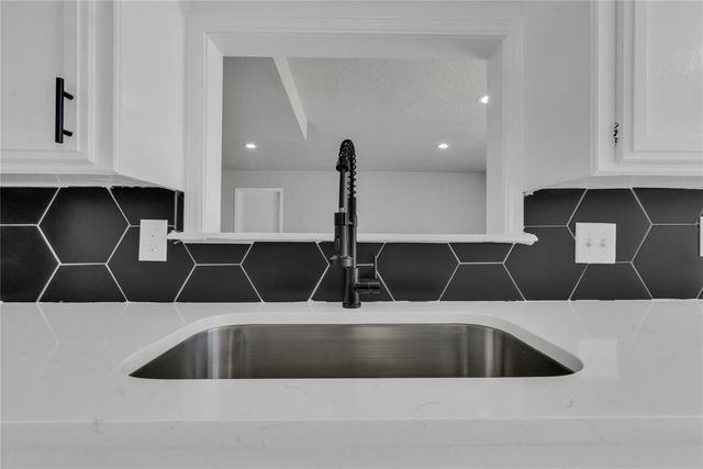 11329 N May Avenue, Oklahoma City, OK 73120