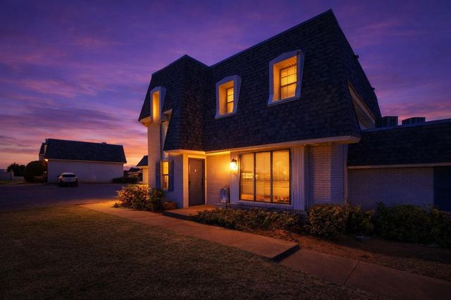 11329 N May Avenue, Oklahoma City, OK 73120