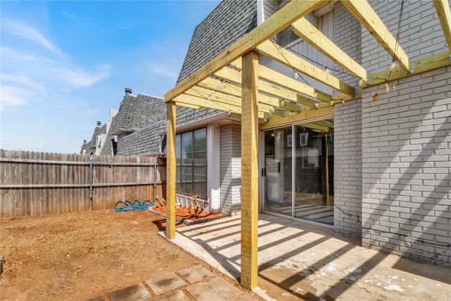 11329 N May Avenue, Oklahoma City, OK 73120