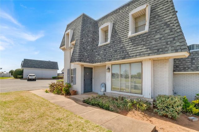 11329 N May Avenue, Oklahoma City, OK 73120