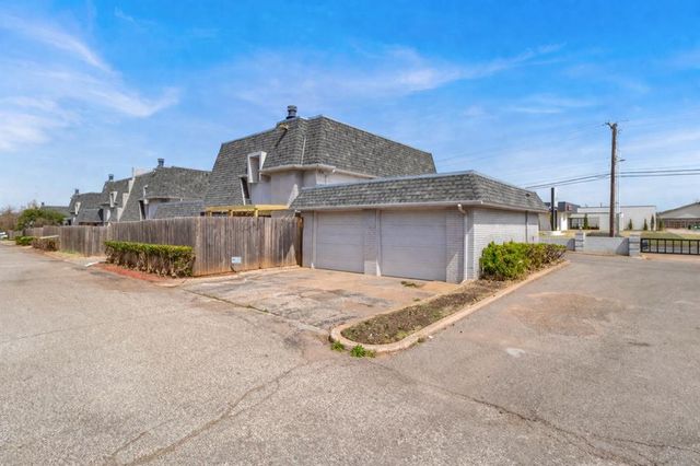 11329 N May Avenue, Oklahoma City, OK 73120