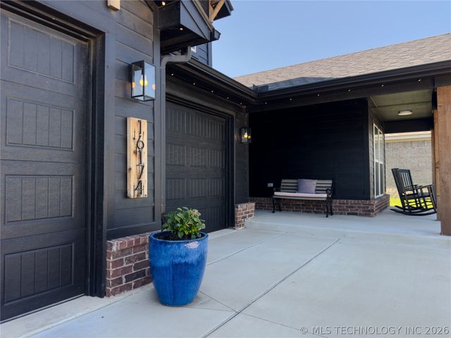 16174 S 89th East Avenue, Bixby, OK 74008